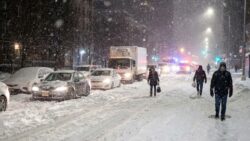 Official and confirmed: heavy snow is set to begin late tonight, with alerts warning of major disruptions and widespread travel chaos