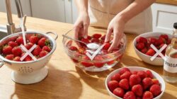 Neither tap water nor vinegar: experts reveal the right and safest way to wash strawberries and remove pesticides effectively
