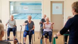 Neither swimming nor Pilates: The best activity for over 65s with joint problems